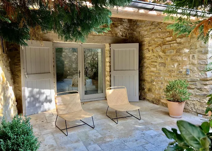 La Maison des Vendangeurs - TABLE D'HÔTES le soir du jeudi au lundi - Jacuzzi - Balnéo SPA - ACCES Piscine pour chambre Grafitti et chambre La Tour